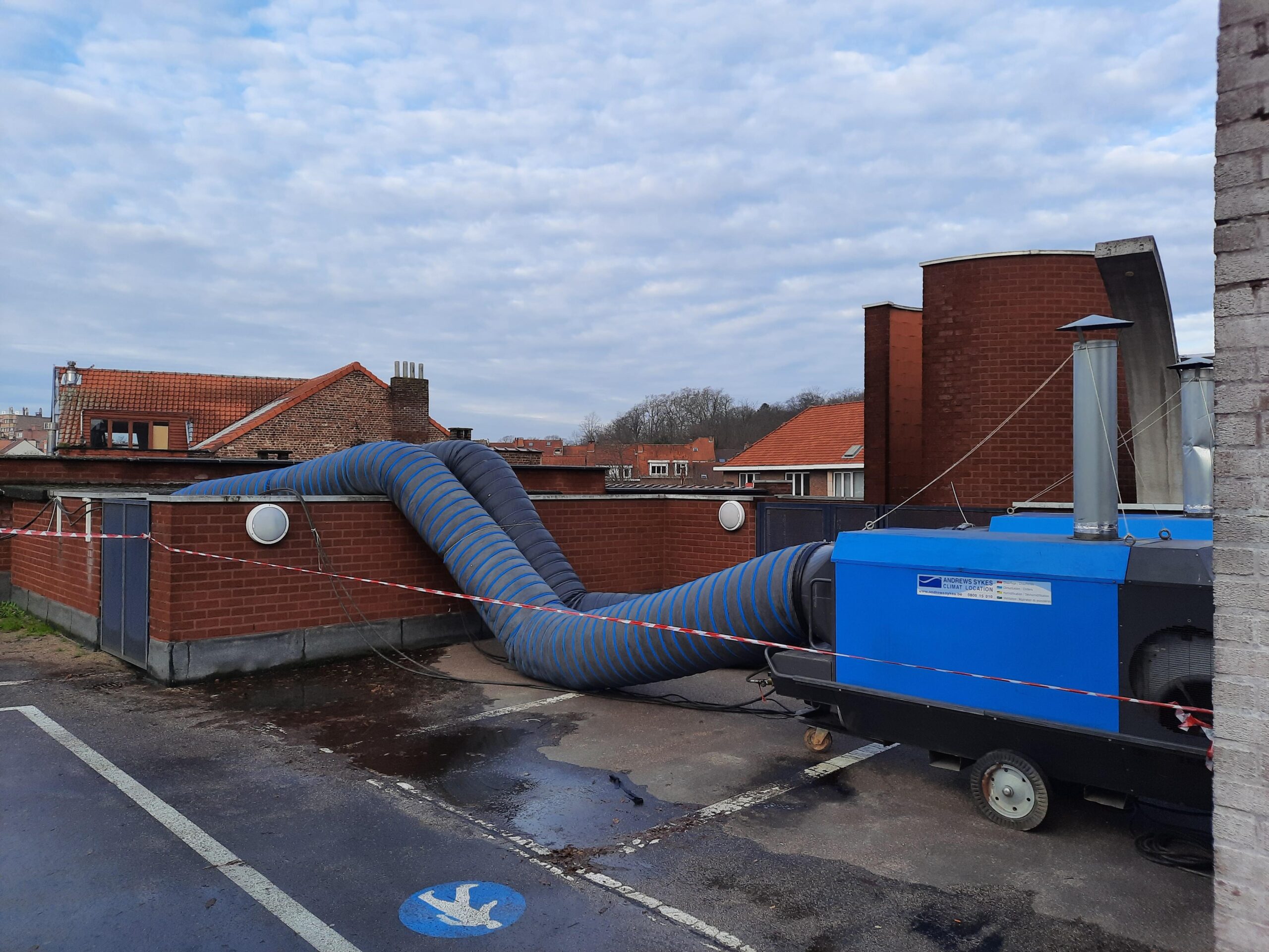 AS Klima Mieten hilft mit trocknungs- und beheizungsarbeiten bei einem im Bau befindlichen Gebäude.